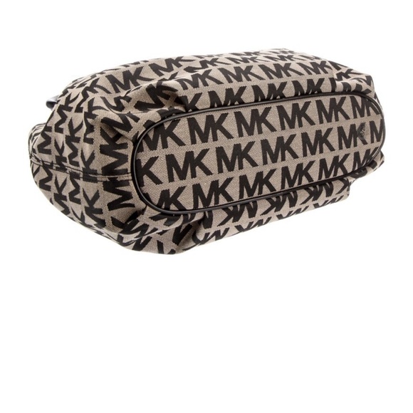 221. NWOT-Michael Kors Awesome Bag - Picture 7 of 11